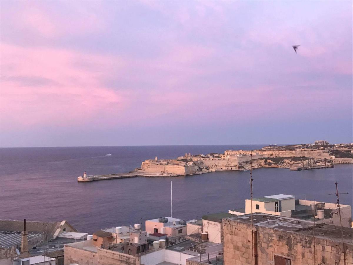 Sea View Large Valletta Appartment Extérieur photo